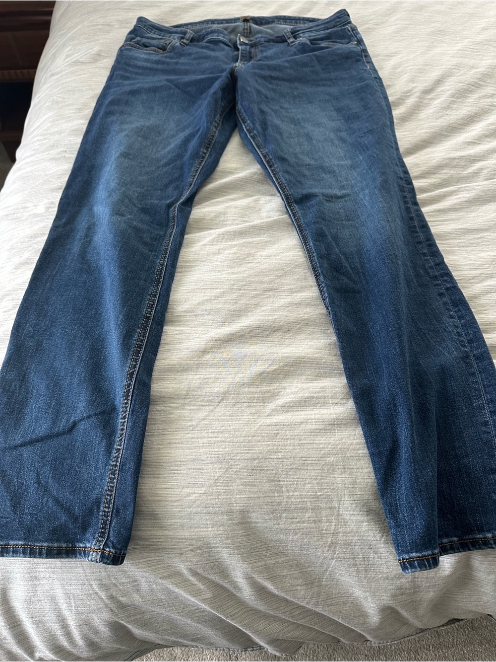 Kut from the Kloth Straight Jeans in Dark Blue Wash